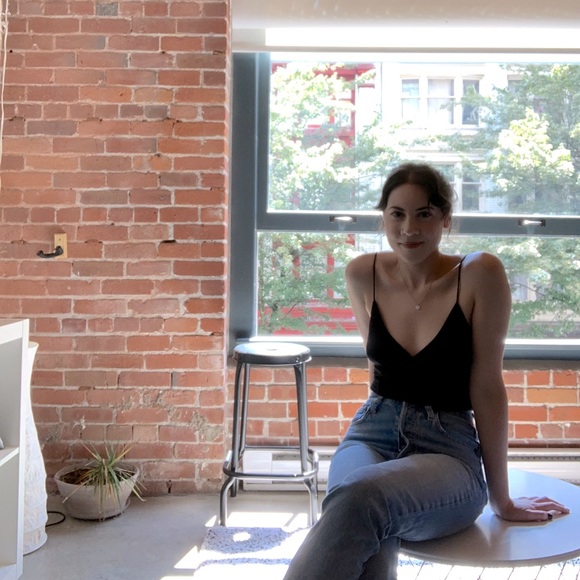 Meet your Posher, Megan - Picture 1 of 1